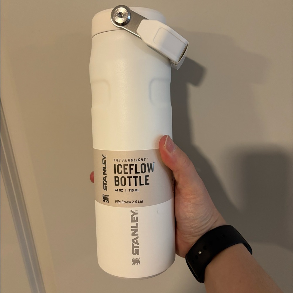 NWT Stanley 24oz White Stainless Steel Bottle